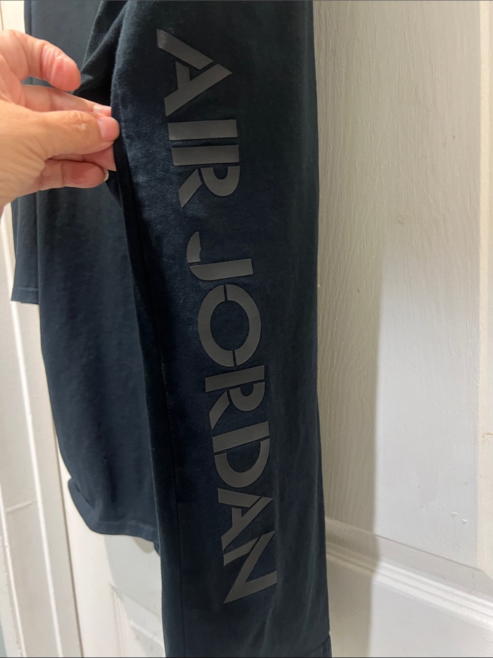 Jordan Black Oversized Crewneck Shirt - Picture 4 of 8